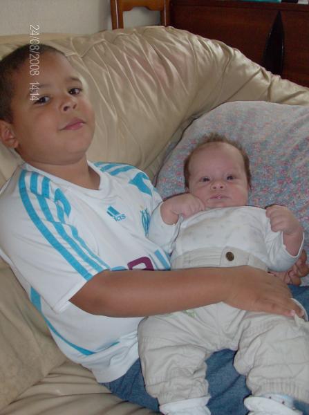 advin le plus grand de la famille et fehdi le plus petit 